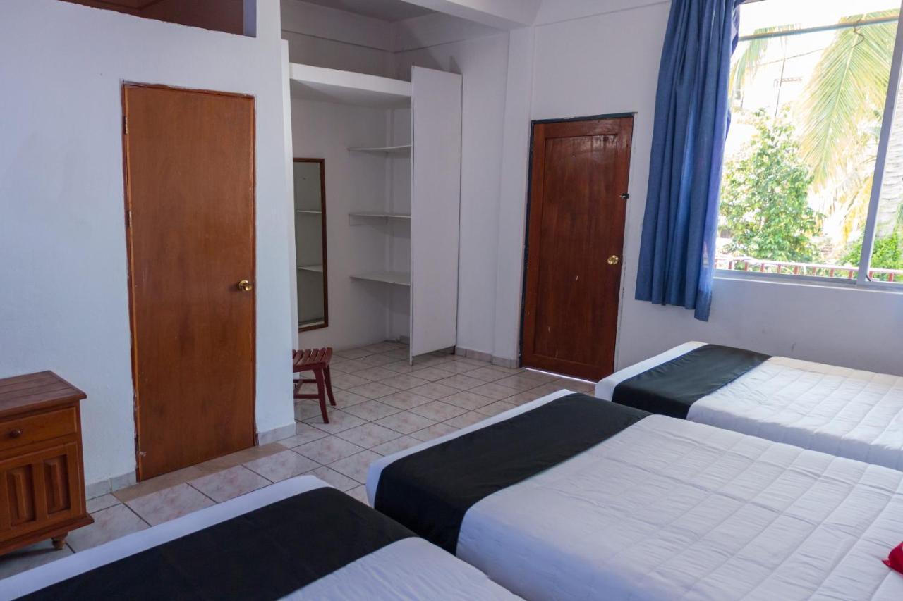Hotel Adelita Zihuatanejo Exterior foto
