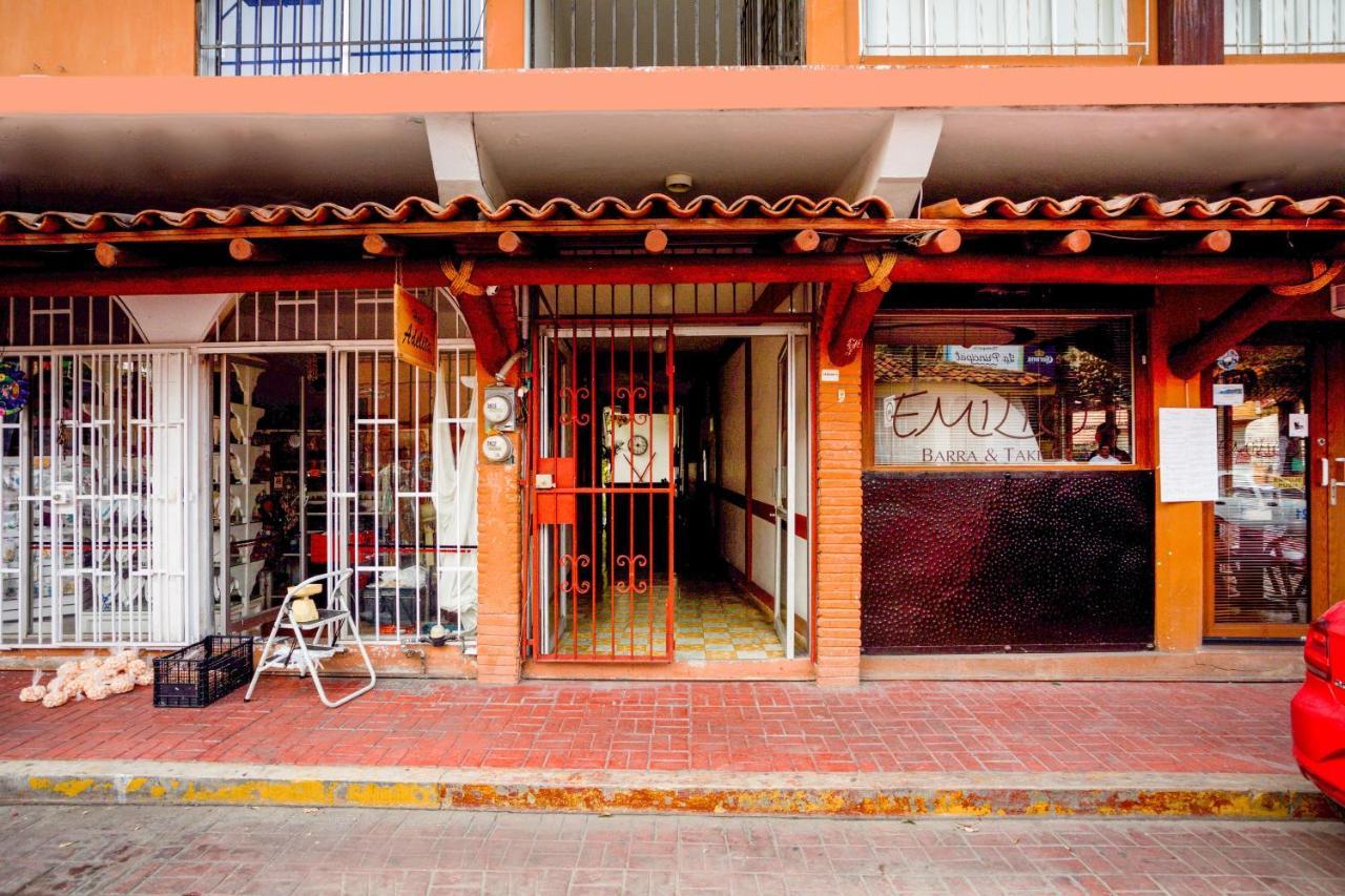 Hotel Adelita Zihuatanejo Exterior foto
